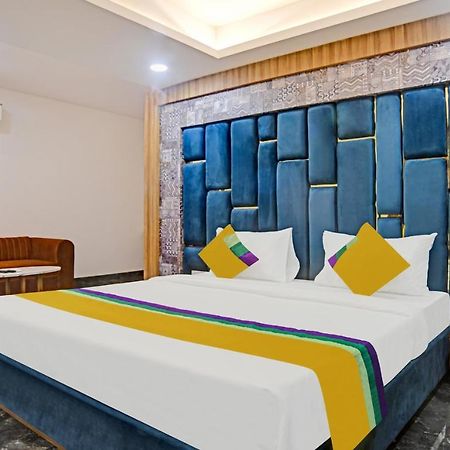 Itsy Hotels Phoenix Indore Exterior photo