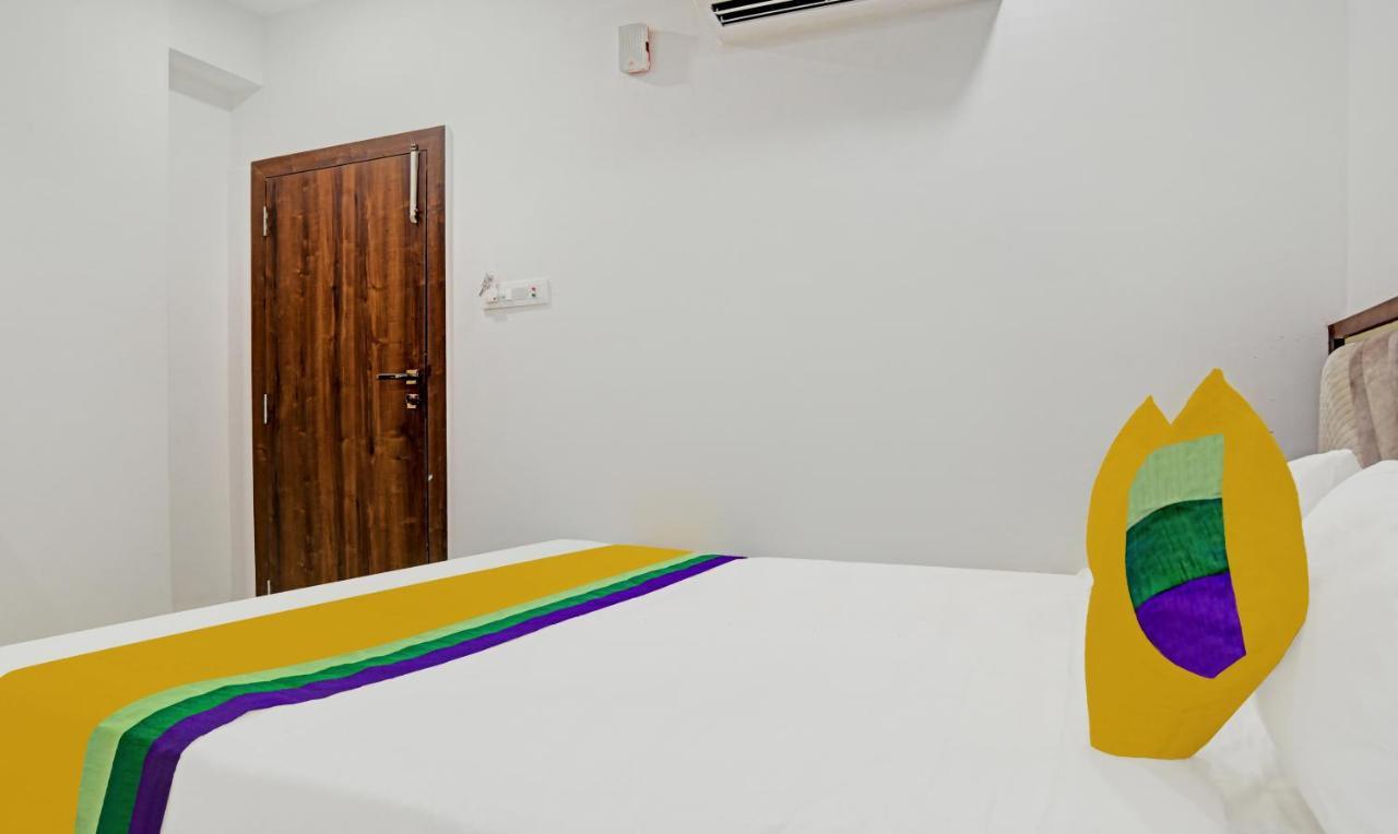Itsy Hotels Phoenix Indore Exterior photo