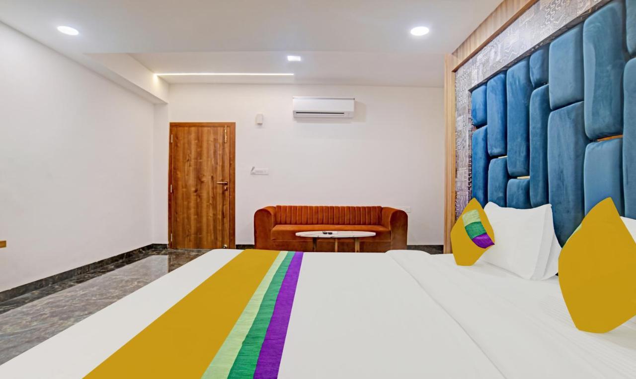 Itsy Hotels Phoenix Indore Exterior photo